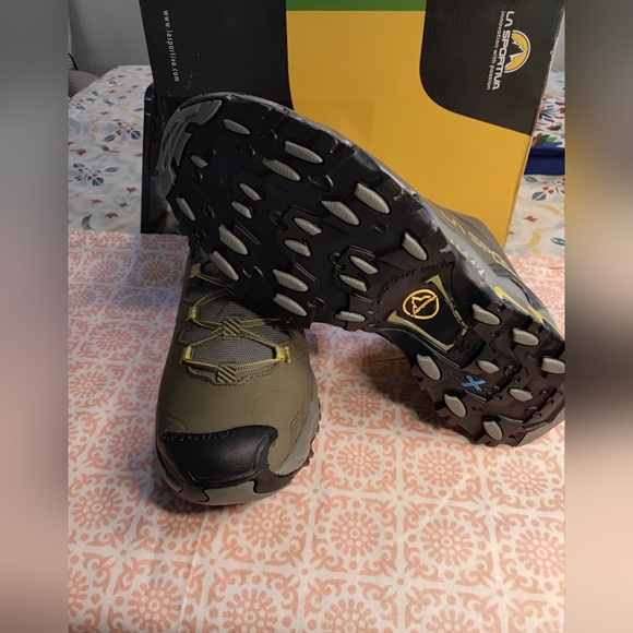 La Sportiva Men's Green and Yellow Athletic Shoes Hiking - Picture 3 of 5